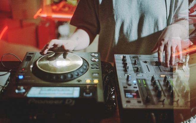 41 safensound, sneakerarber